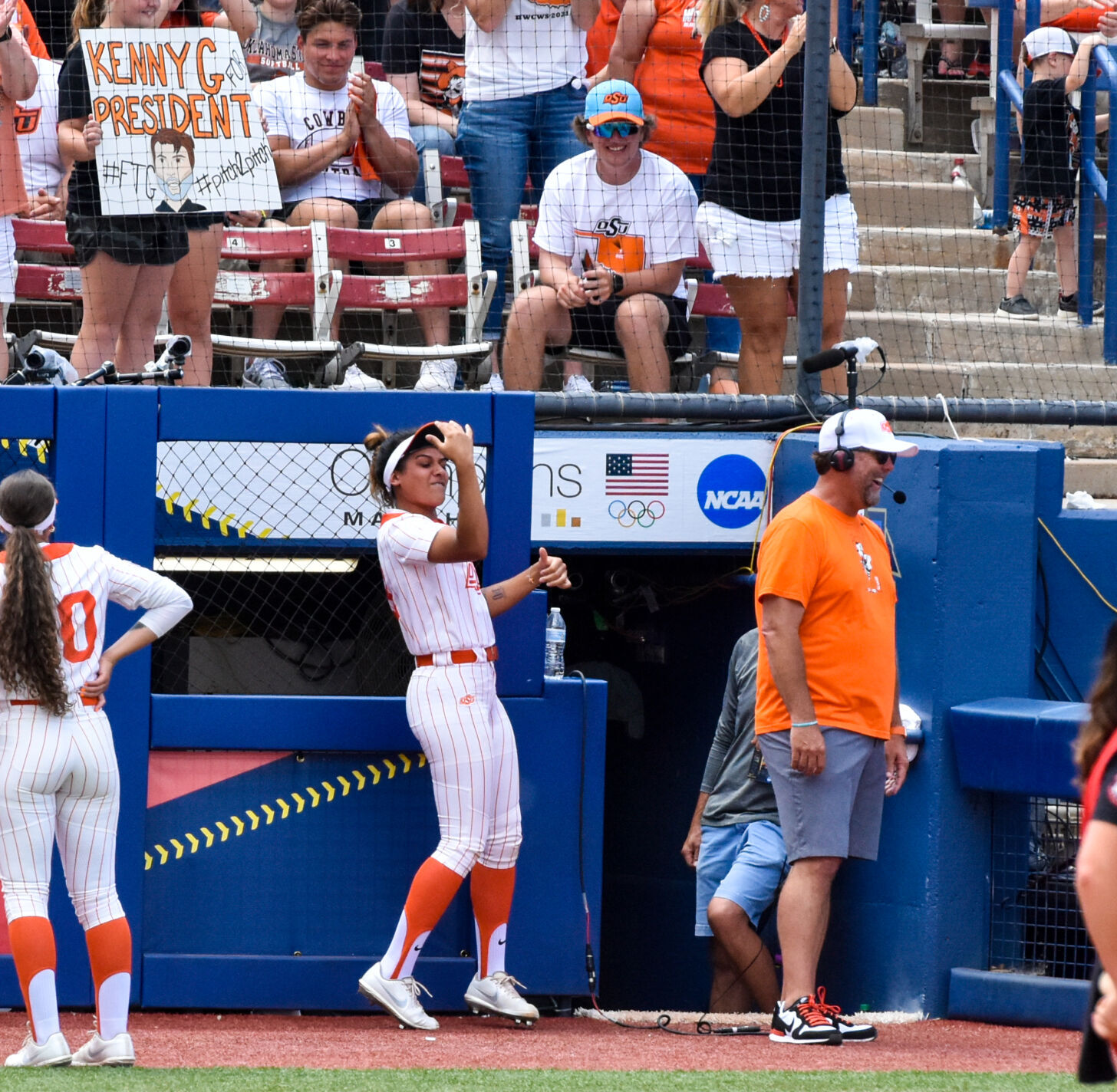 Dominguez photo bomb.jpg